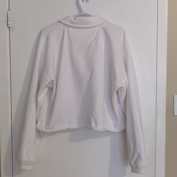 ⭐️HOST PICK⭐️ [L]👚 AMERICAN EAGLE cropped polo sweatshirt - Picture 4 of 5